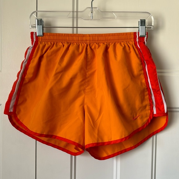 Nike Dri Fit Orange Shorts Size Small 4-6 - Picture 1 of 3